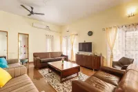 Cedar Wood Villa by RedOlive 3BHK Nr Indiranagar - Виллы