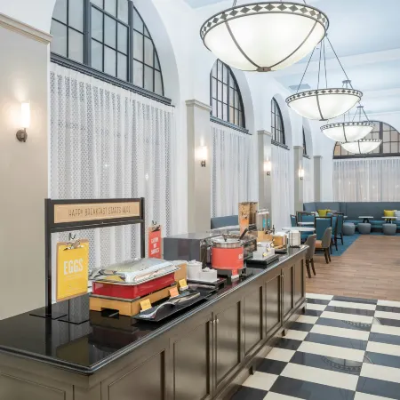 Hampton Inn & Suites Atlanta-Downtown