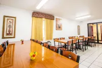 Econo Lodge Truman Inn - Pet friendly
