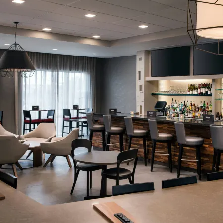 Courtyard Pullman