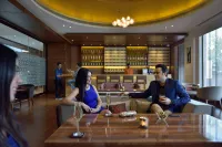 Courtyard by Marriott Raipur - bars