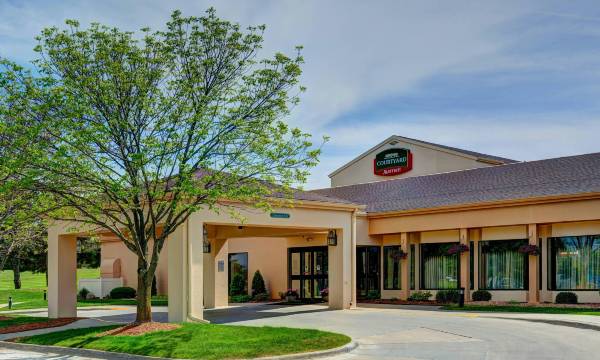 Courtyard des Moines West/Clive