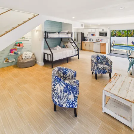 Twin Tides Large Home Heated Pool Spa Putting Green Golf Cart Tiki Bar Ping Pong Sleeps 14