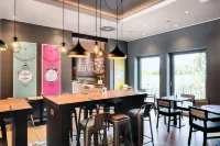 Premier Inn Lubeck City Centre - breakfast