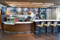 Courtyard Richmond Airport - bar