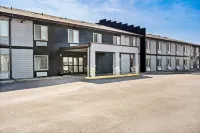 Red Roof Inn & Suites Tomah - Bãi đậu xe