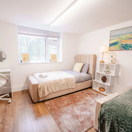 Beautiful 3 Bed Cottage - Hot Tub & Free Parking