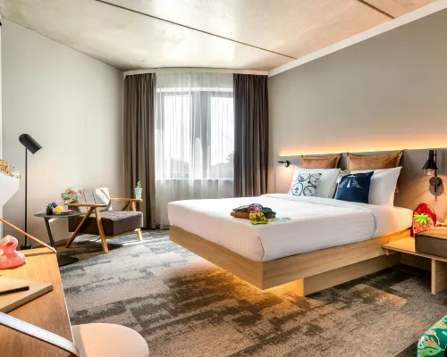 Moxy Hamburg - Finkenwerder Hotels near Cranz