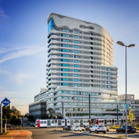 The Zipper Hotel & Apartments