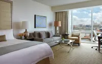 Four Seasons Hotel Baltimore - Rooftop Pools