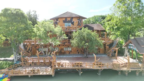 Timberland and Fruit Resort - breakfast