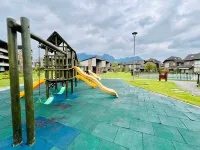 Lakefront Apartment - BBQ, Garden, Pool & Parking - 2-Star