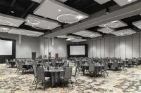 DoubleTree by Hilton Hotel Springfield - Airport Shuttle