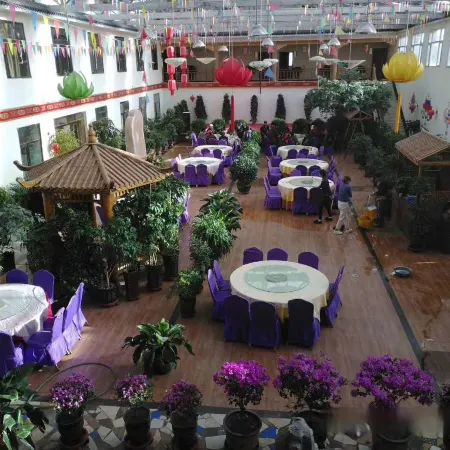 Madotian River Hotel Hotels in Madoi