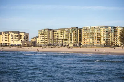 Oaks Glenelg Plaza Pier Suites Hotels in Kingston Park