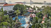 Anantara Riverside Bangkok Resort Hotel di Thonburi