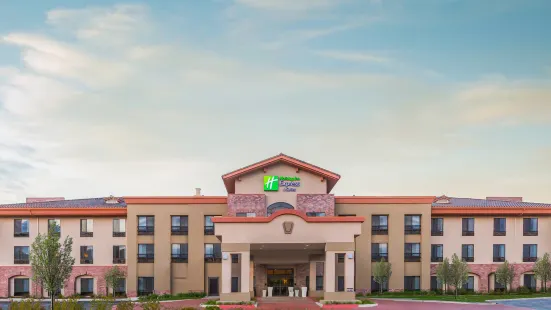 Holiday Inn Express & Suites Atascadero