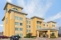 La Quinta Inn & Suites by Wyndham McAlester Hotels in McAlester