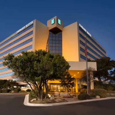 Embassy Suites by Hilton San Antonio Airport Hotels near San Antonio International Airport