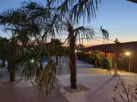 Family Double Room with Private Bathroom in Gojim - Wifi and AC - 3 étoiles