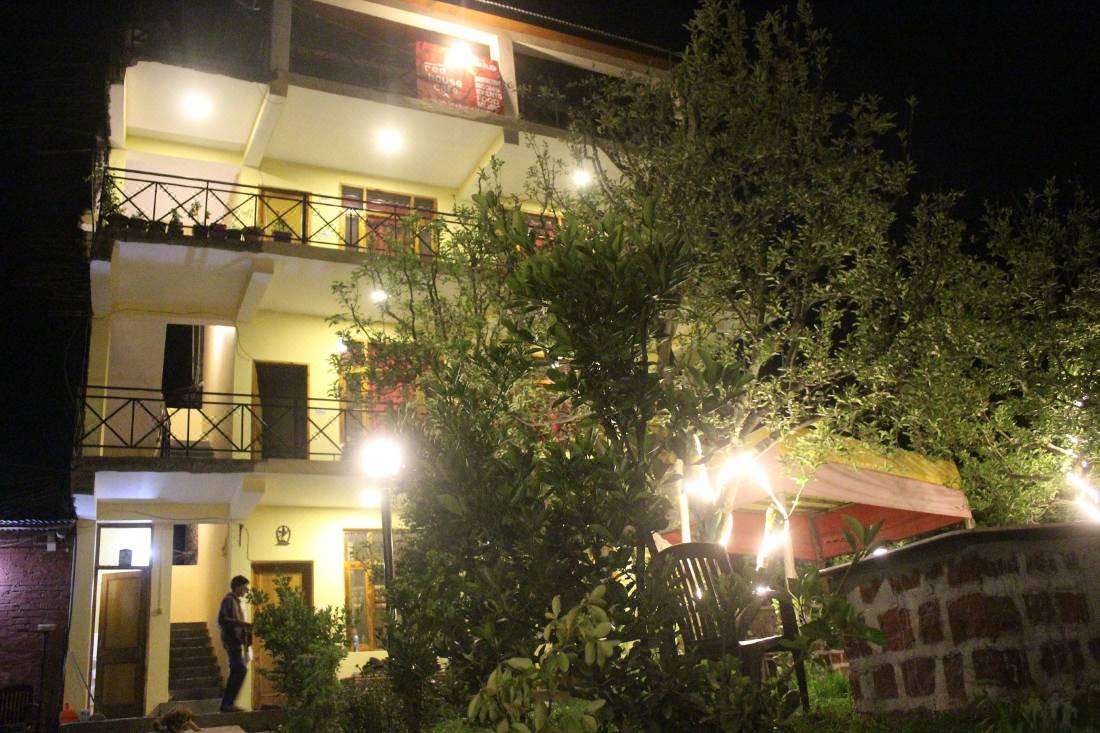 Red House Cafe Manali Manali Updated 22 Room Price Reviews Deals Trip Com