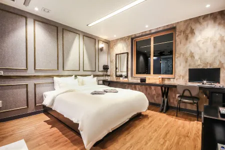 Jinju JS Hotel Отели рядом с достопримечательностью «Чинянхо»