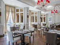 إنتركونتيننتال بورتو - بالاسيو داس كاردوساس Hotels near سي