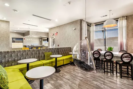 Hy-Lo Hotel, Ascend Hotel Collection