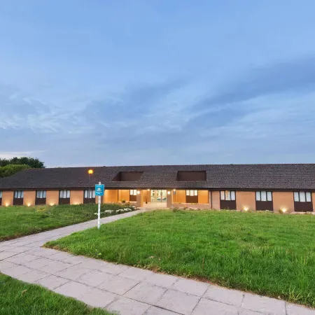 Days Inn by Wyndham Sutton Scotney South