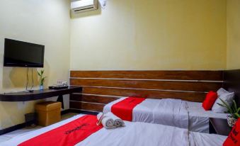 RedDoorz Plus @ Hotel Asih Uny