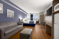 Microtel Inn & Suites by Wyndham Lincoln - Pools