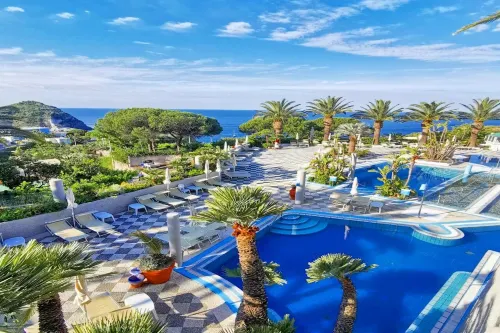 Borgo Romantica - Resort & Spa فنادق في Serrara Fontana