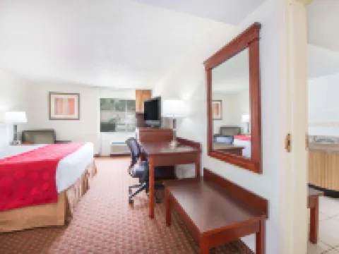 Ramada by Wyndham Enid Hotels in Enid