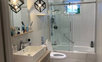 Room for Renting Inside House - Without Breakfast Provided