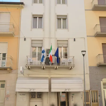 City Hotel