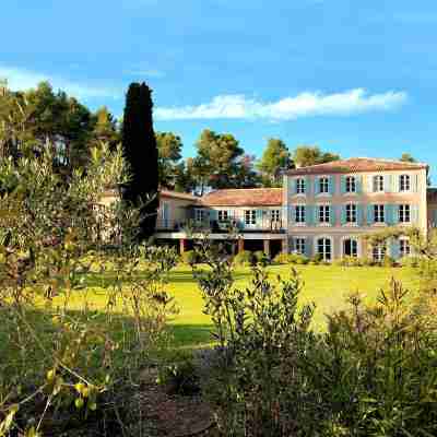 Domaine de Valmouriane Hotel Exterior