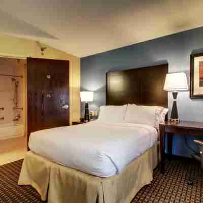 Holiday Inn Express Fort Campbell-Oak Grove Rooms