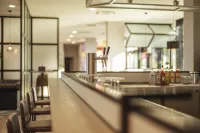 Holiday Inn - the niu, LEO NUREMBERG