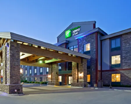 Holiday Inn Express & Suites BRAINERD-BAXTER by IHG Hotels in Baxter