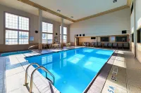 Quality Inn & Suites - Kolam Renang