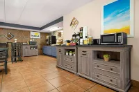 Days Inn by Wyndham Fort Collins - breakfast
