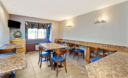 Microtel Inn & Suites by Wyndham Roseville/Detroit Area - Housity