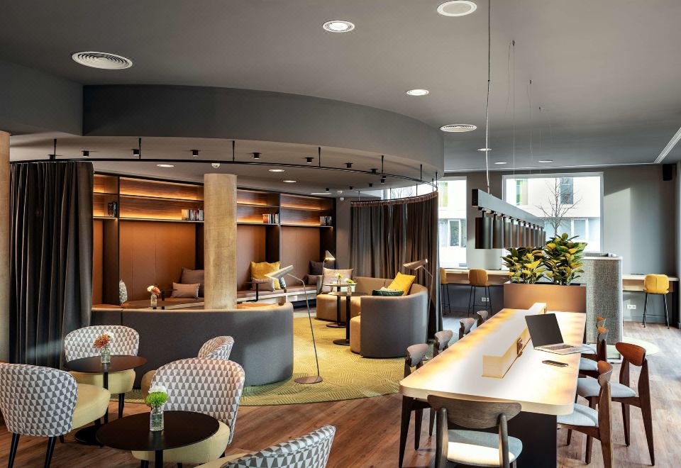 NH K?ln AltstadtOver view