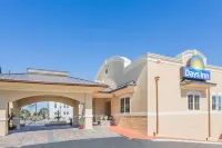 Days Inn by Wyndham Pensacola - Historic Downtown Hotels in Escambia County