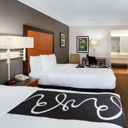 La Quinta Inn by Wyndham Laredo I-35