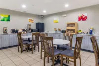 Quality Inn & Suites Grove City-Outlet Mall - breakfast
