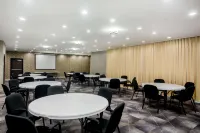 La Quinta Inn & Suites by Wyndham Pittsburg Hotels in Pittsburg