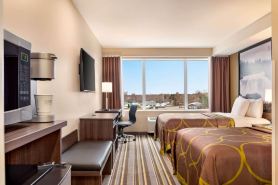 Super 8 by Wyndham Thompson