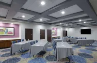 Hampton Inn & Suites Tyler-South Hotels in Flint