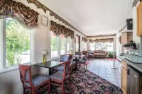 Econo Lodge Hotel a Guilford